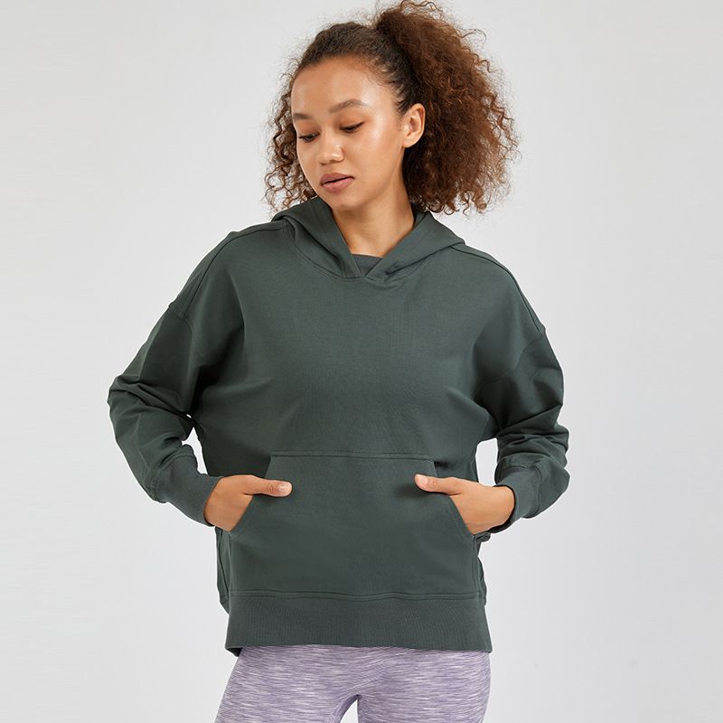 Sudadera con capucha y hombros caídos