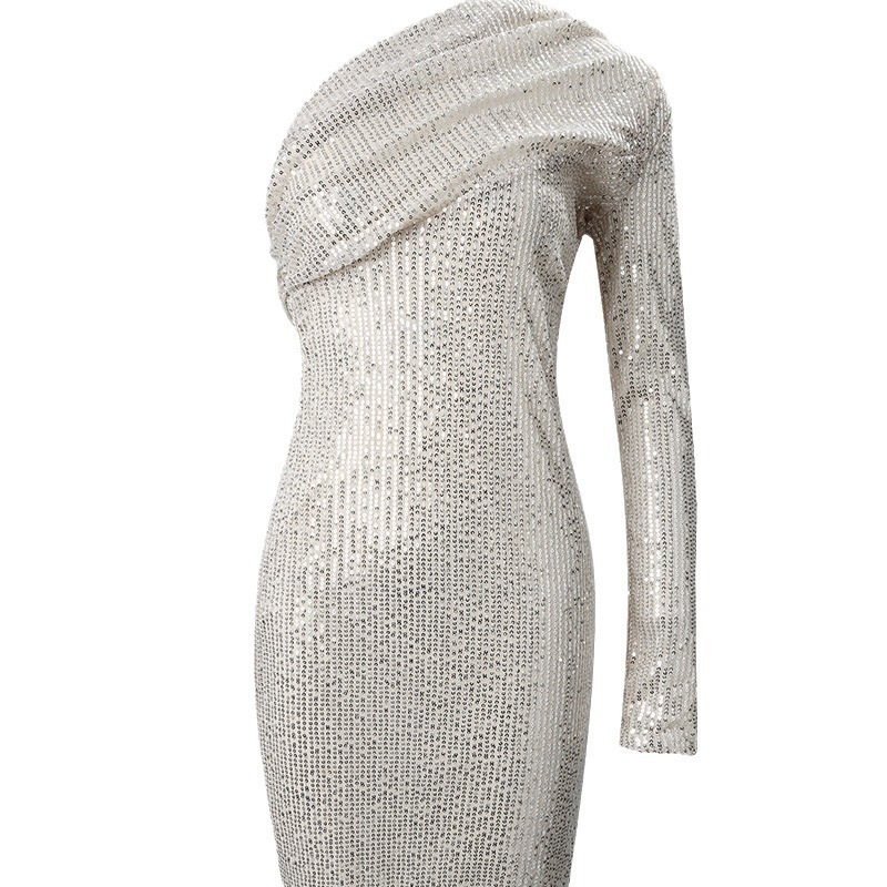 Vestido formal plateado con lentejuelas - Imagen 3